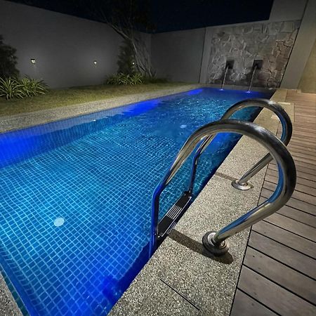 La Villa Langkawi - Private Pool Pantai Cenang  Δωμάτιο φωτογραφία